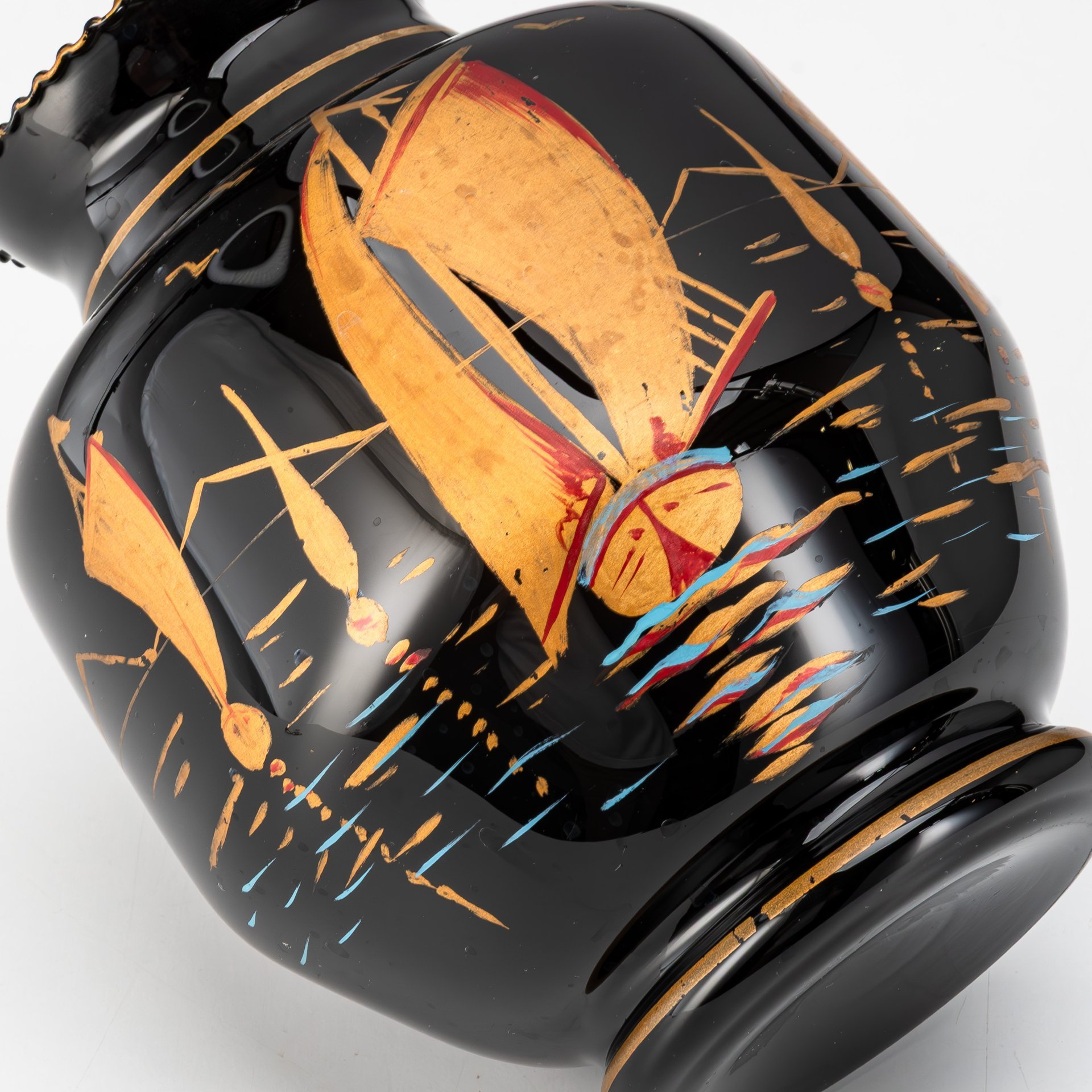 Ваза с изображением парусников