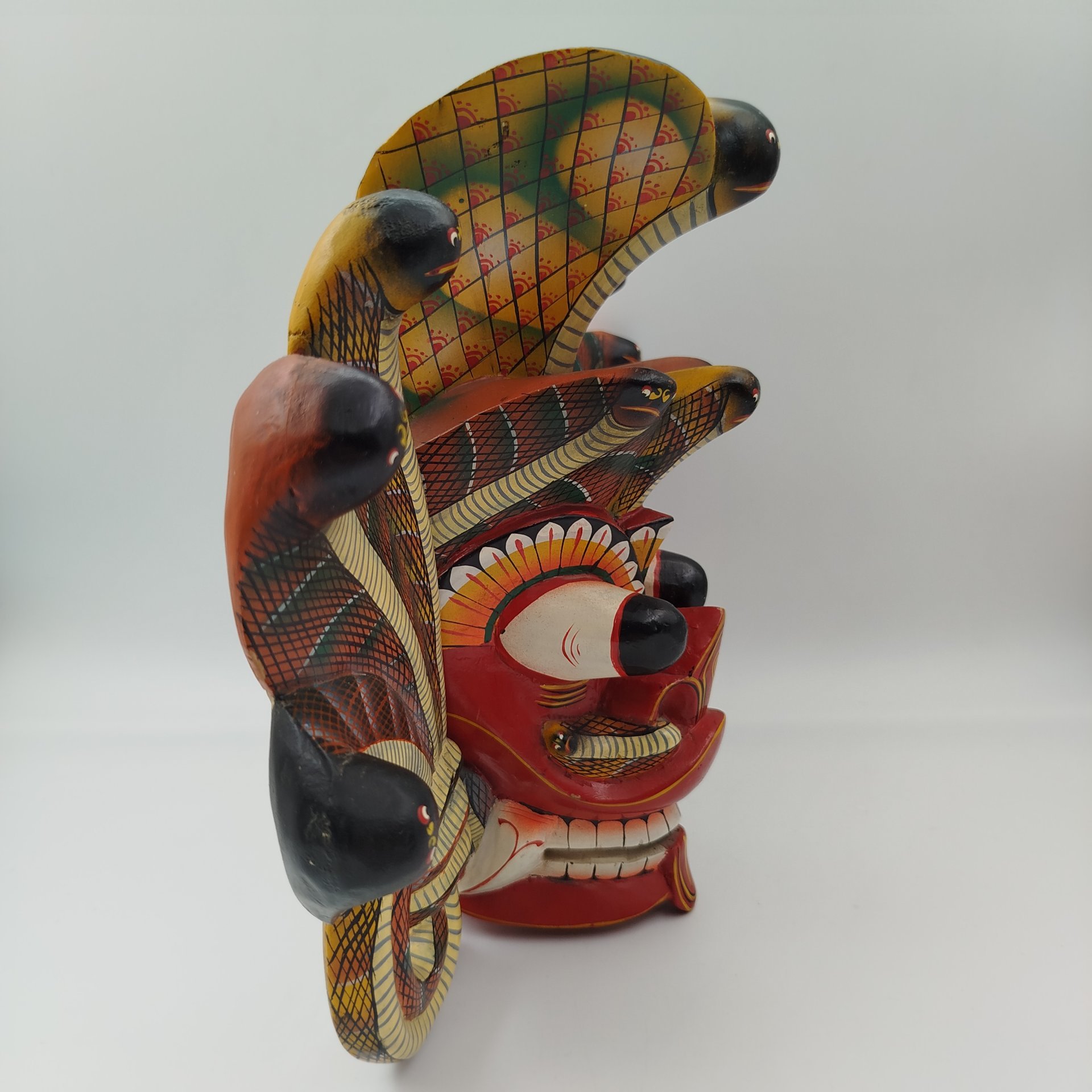 Маска сувенирная "Нага Ракша" (Маска демона Кобр), дерево, резьба, роспись, Шри-Ланка, 1980-2000 гг.