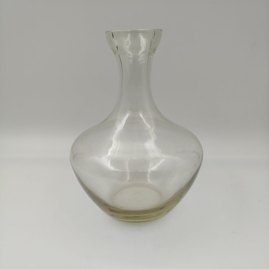 Графин (штоф) желтого оттенка, стекло, СССР, 1970-1990 гг.