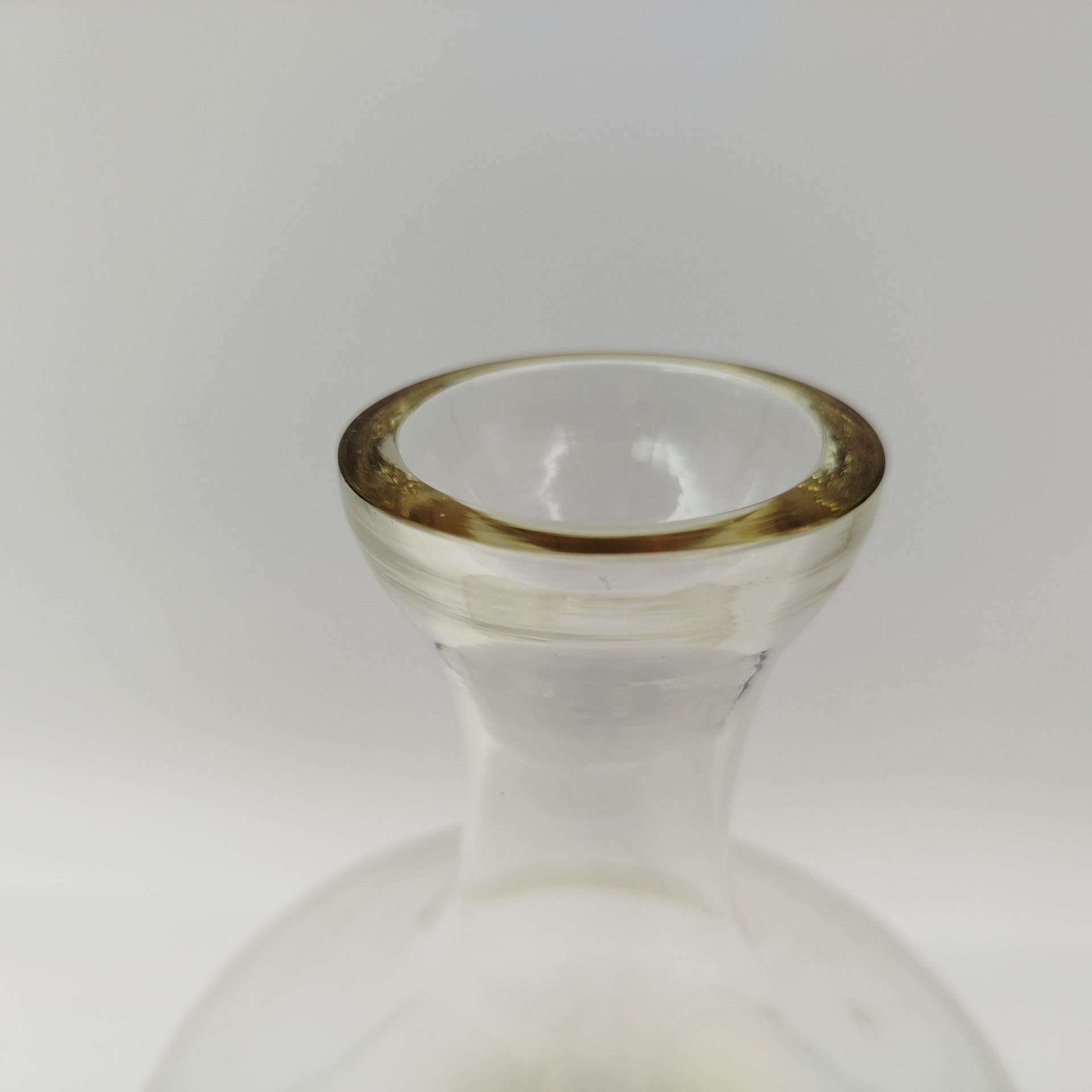 Графин (штоф) желтого оттенка, стекло, СССР, 1970-1990 гг.