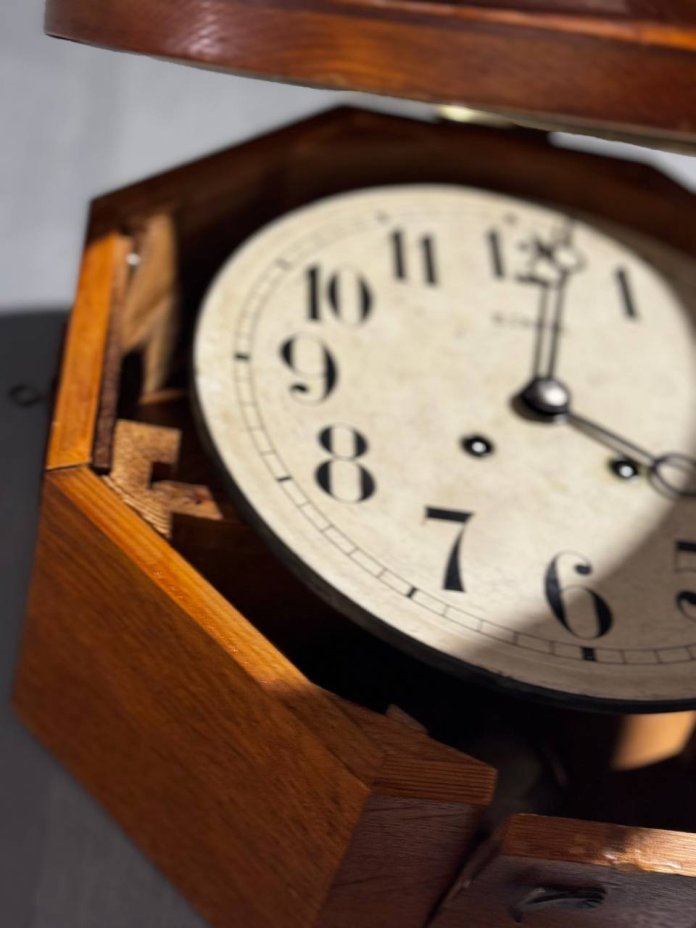 Часы "Шайба", фирма W. Gabus (В. Габю), для рынка Российской империи (с ключом)