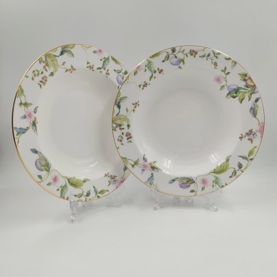 Пара суповых тарелок из серии "Sweet plum", Wedgwood