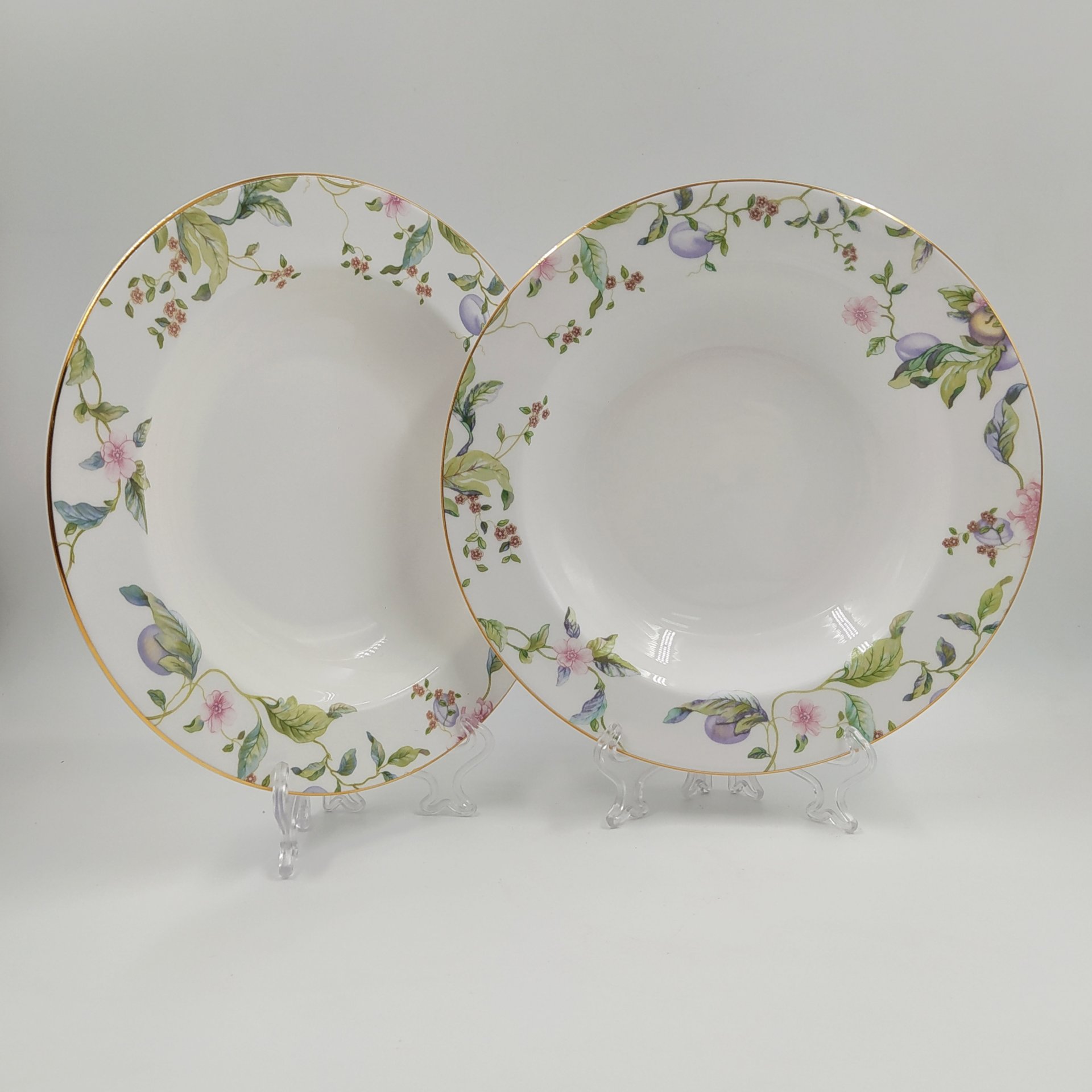 Пара суповых тарелок из серии "Sweet plum", Wedgwood