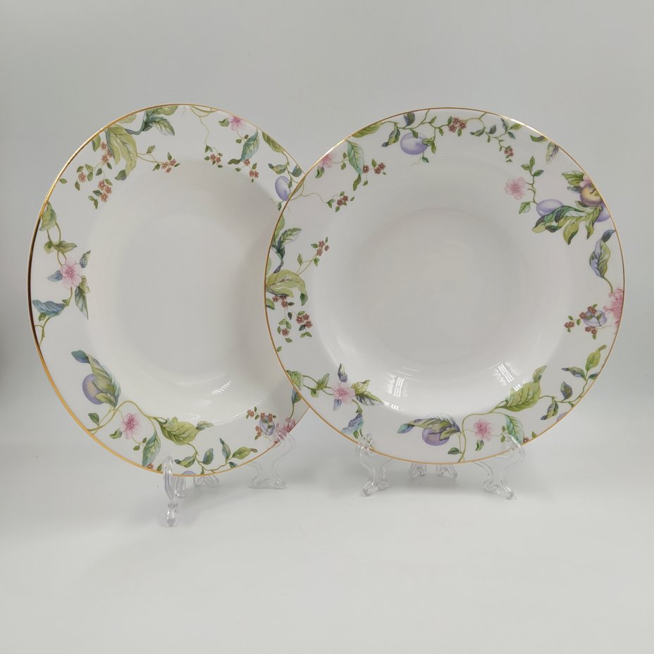 Пара суповых тарелок из серии "Sweet plum", Wedgwood