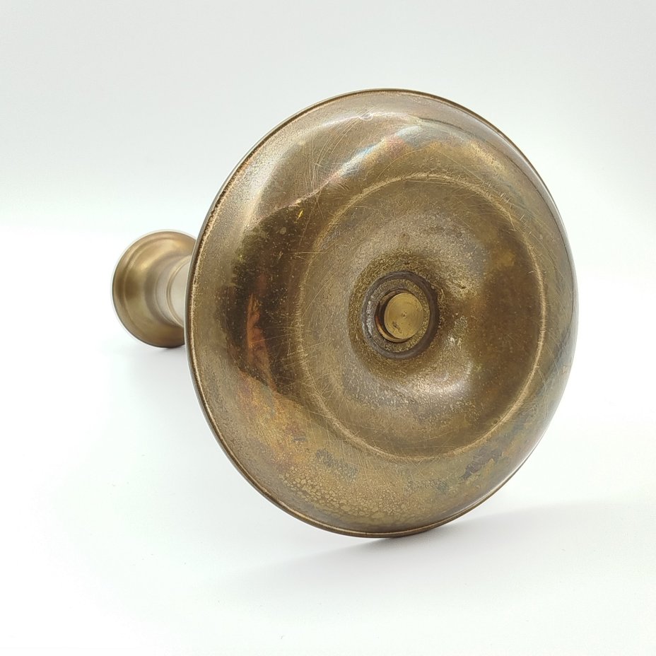 Подсвечник с подъемным механизмом