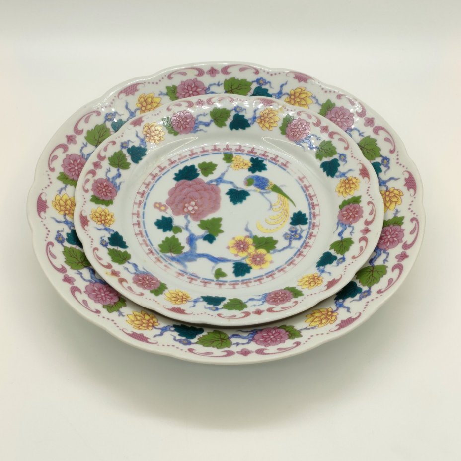 Набор из десертной и суповой тарелок "Райские птицы", выполненных в восточном стиле, фарфор, деколь, Kahla, ГДР, 1968-1987 гг.