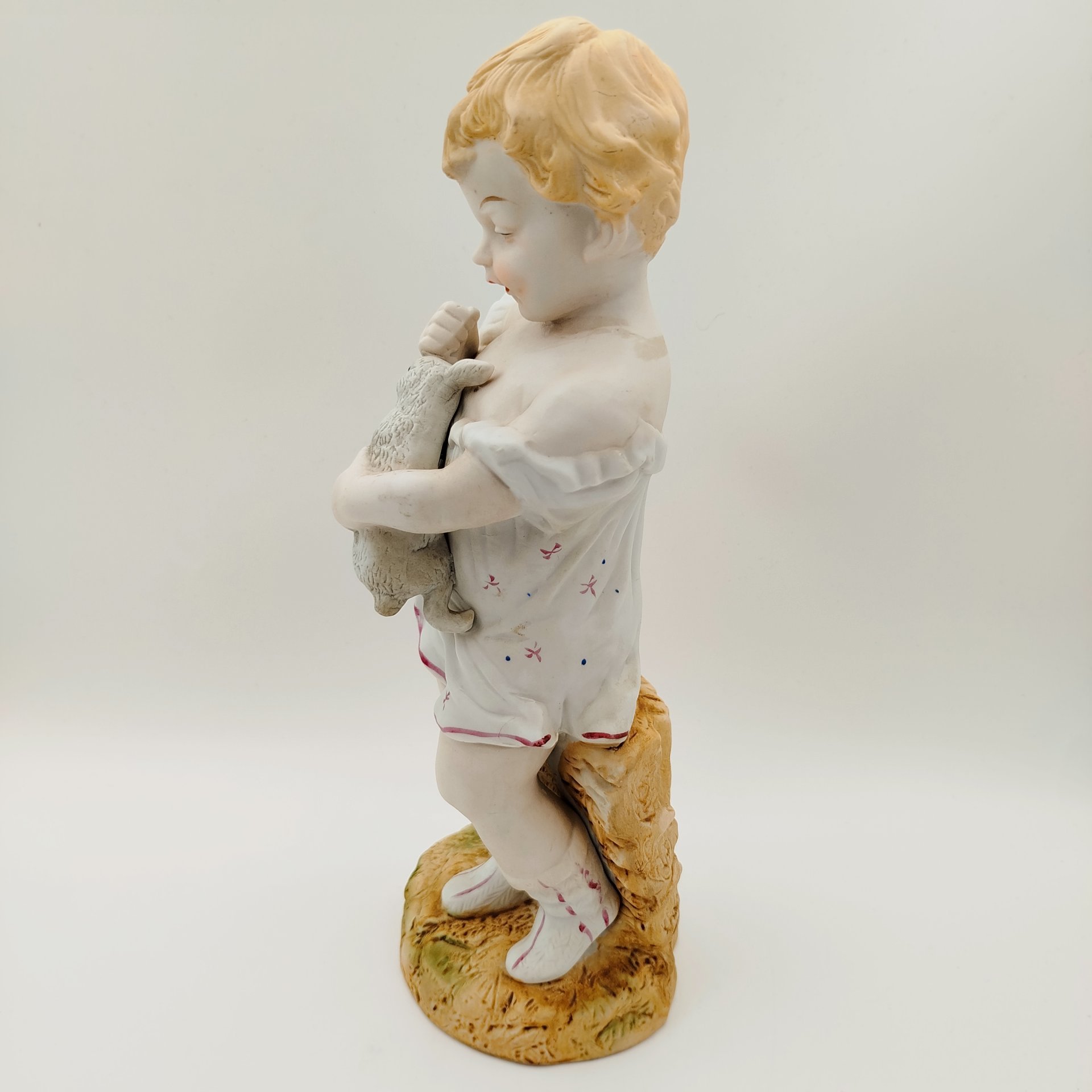 Статуэтка "Ребенок с кроликом", фарфор, роспись, Европа, 1970-1990 гг.