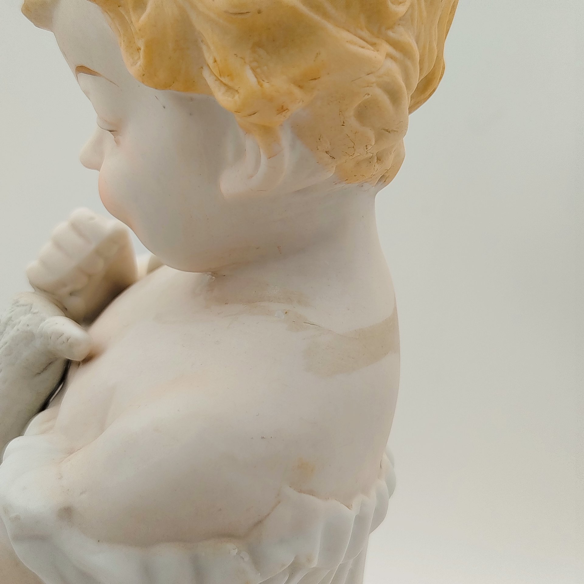 Статуэтка "Ребенок с кроликом", фарфор, роспись, Европа, 1970-1990 гг.