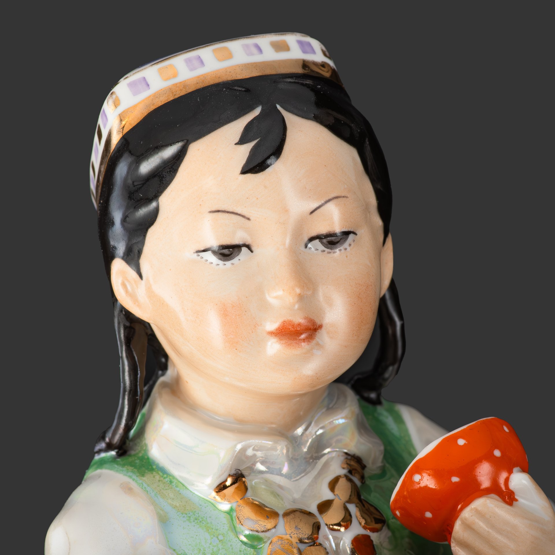 Статуэтка "Маленькая хозяйка" (Узбечка с чайником), скульптор О.М. Богданова — фото 2