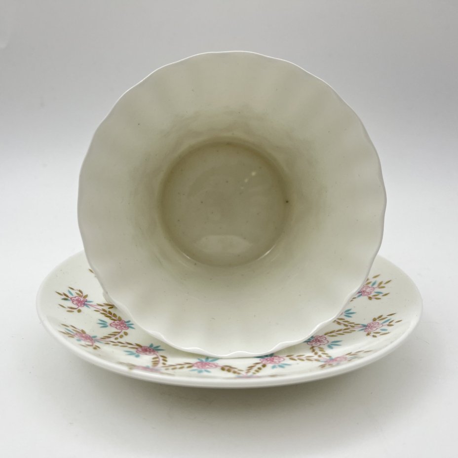 Чайная пара "Цветочная гирлянда", форма "Одуванчик", фарфор, костяной фарфор, деколь, золочение, Ленинградский фарфоровый завод (ЛФЗ), СССР, 1960-1980 гг.