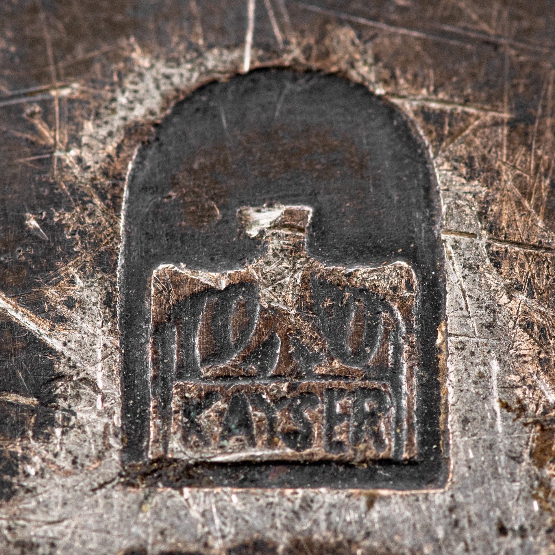 Скульптура "Лежащий пойнтер" (охотничья собака), фирма "Engelbert Kayser" (Кёльн)