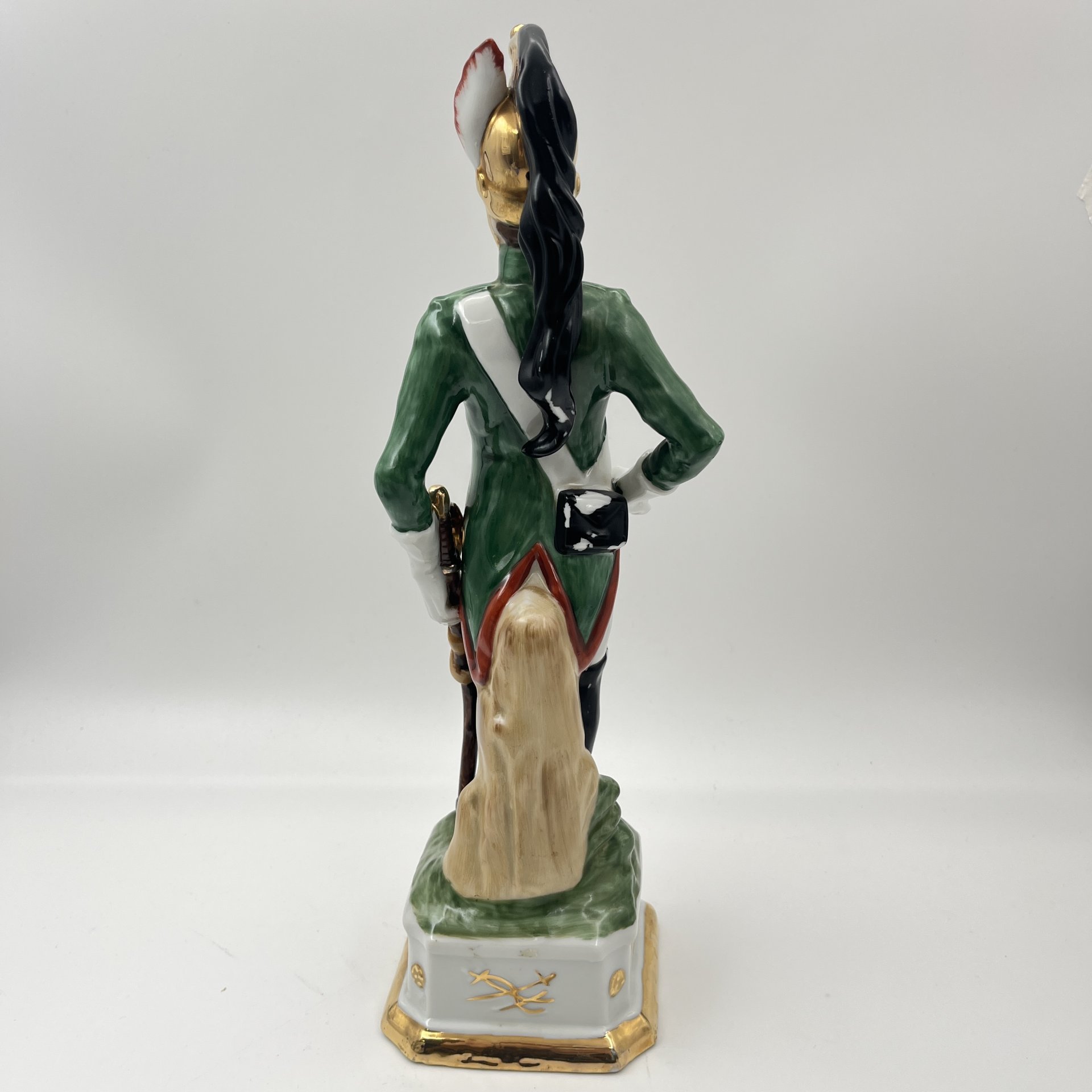 Статуэтка из серии "Армия Наполеона", фарфор, роспись, золочение, Западная Европа, 1960-1990 гг.