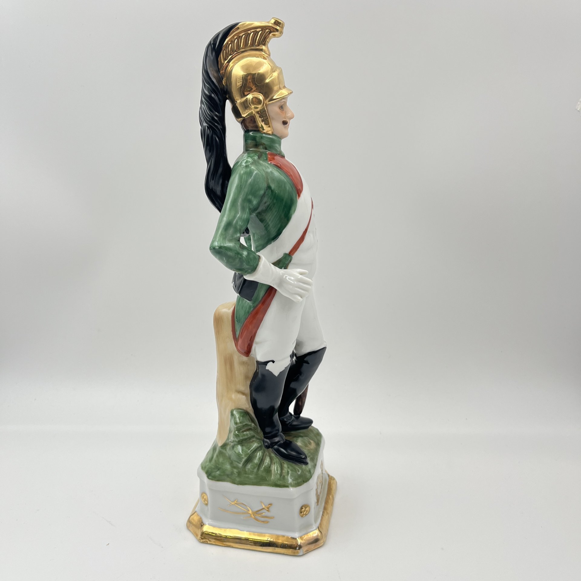 Статуэтка из серии "Армия Наполеона", фарфор, роспись, золочение, Западная Европа, 1960-1990 гг.