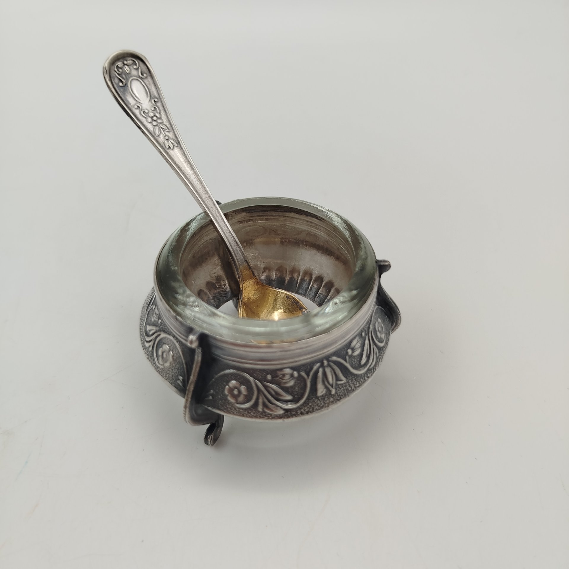 Солонка с ложкой, мНЦ (медь-никель-цинк), стекло, Мстерская художественная фабрика  «Ювелир», СССР, 1960-1980 гг., Мстерская художественная фабрика  «Ювелир»