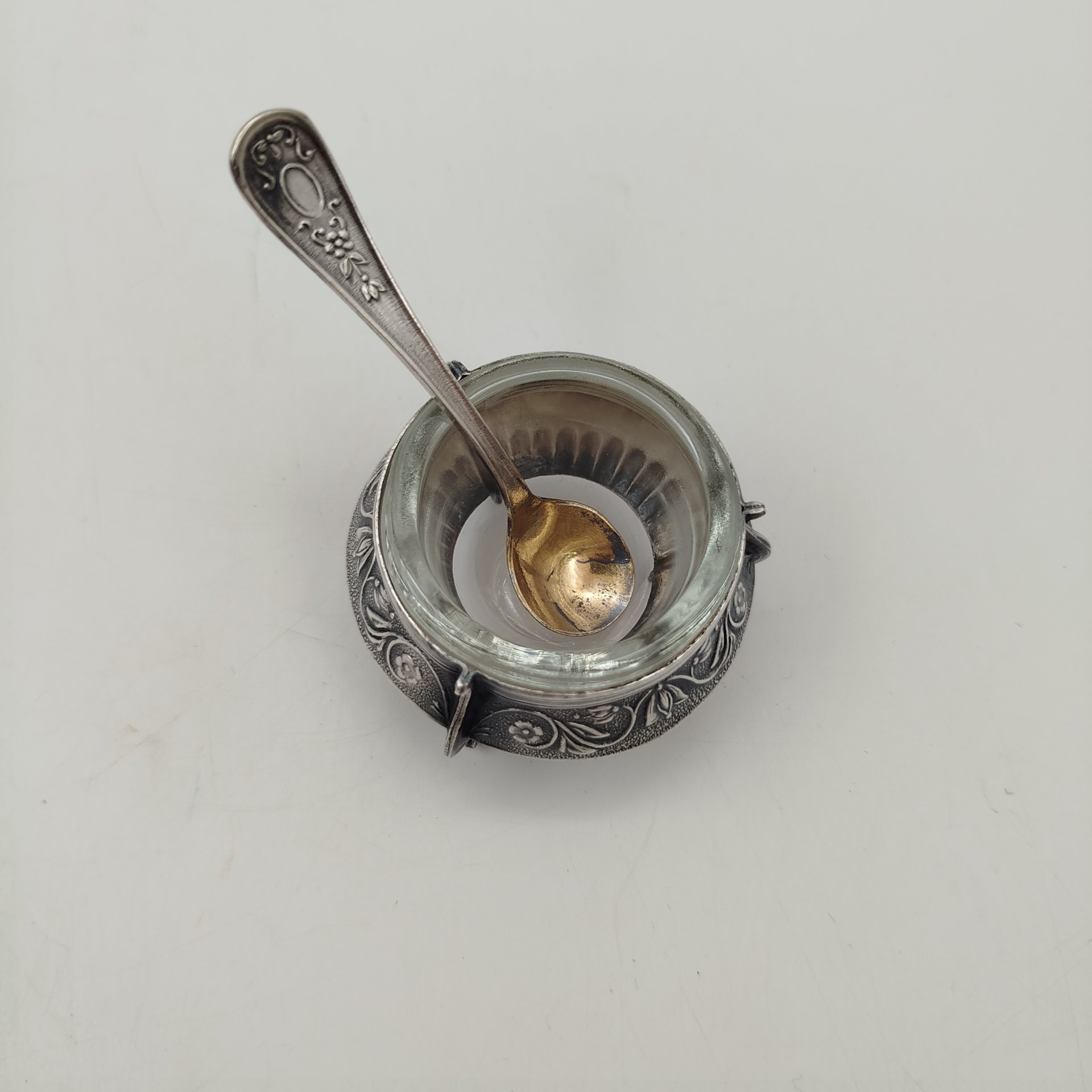 Солонка с ложкой, мНЦ (медь-никель-цинк), стекло, Мстерская художественная фабрика  «Ювелир», СССР, 1960-1980 гг., Мстерская художественная фабрика  «Ювелир»