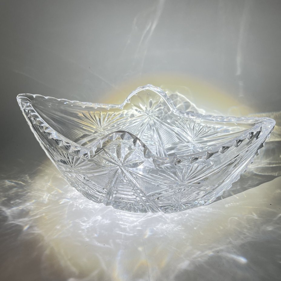 Салатник-ладья с геометрическим декором, хрусталь, пресс, СССР, 1970-1990 гг.