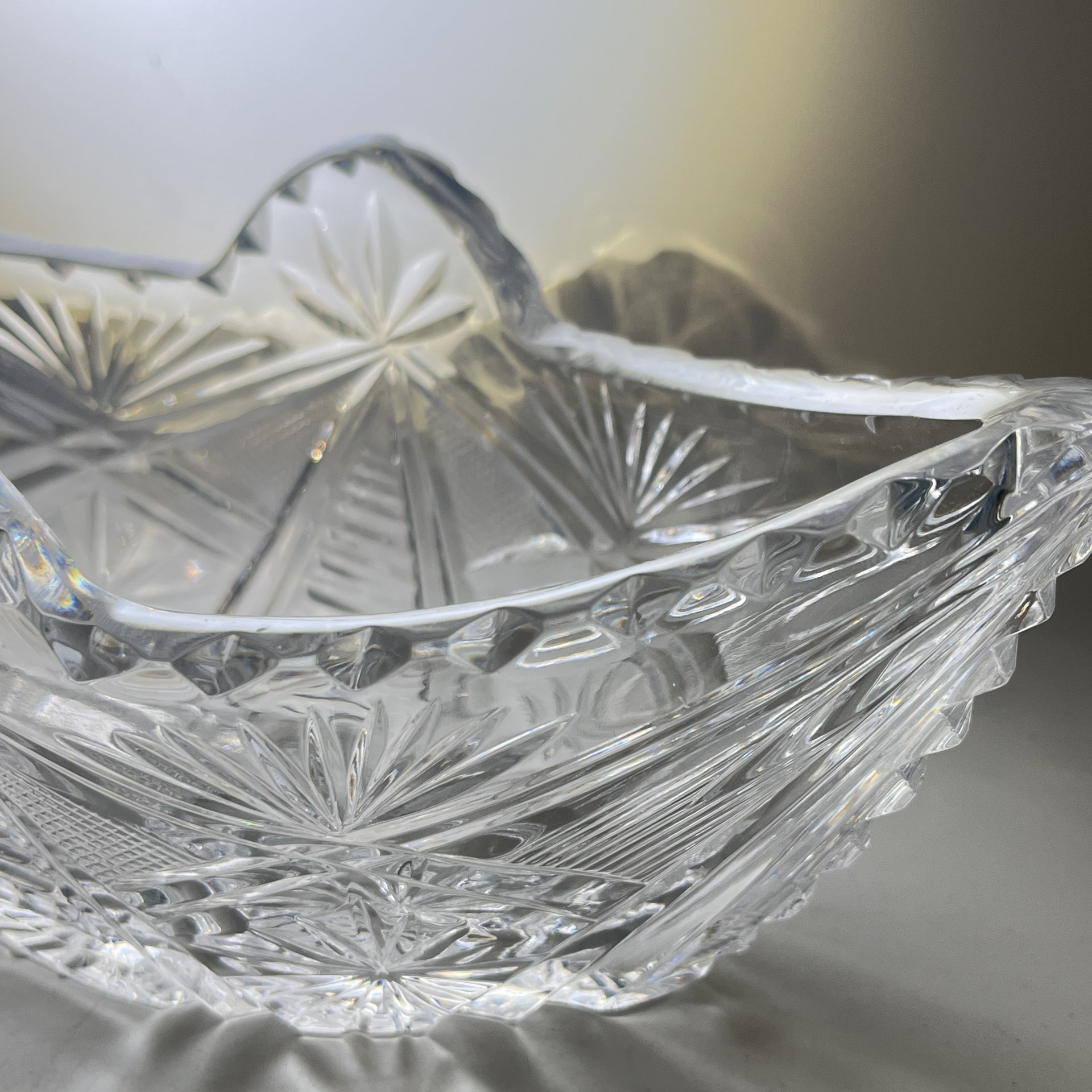 Салатник-ладья с геометрическим декором, хрусталь, пресс, СССР, 1970-1990 гг.