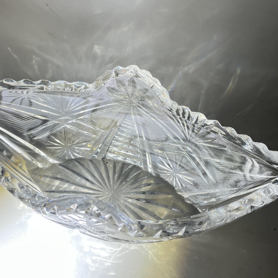 Салатник-ладья с геометрическим декором