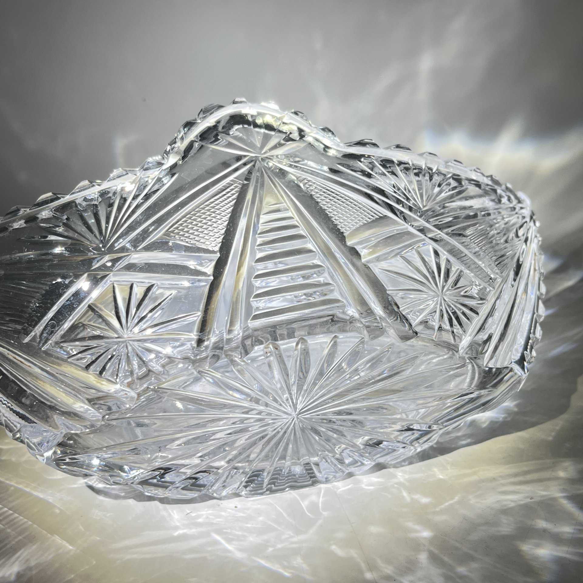 Салатник-ладья с геометрическим декором, хрусталь, пресс, СССР, 1970-1990 гг.