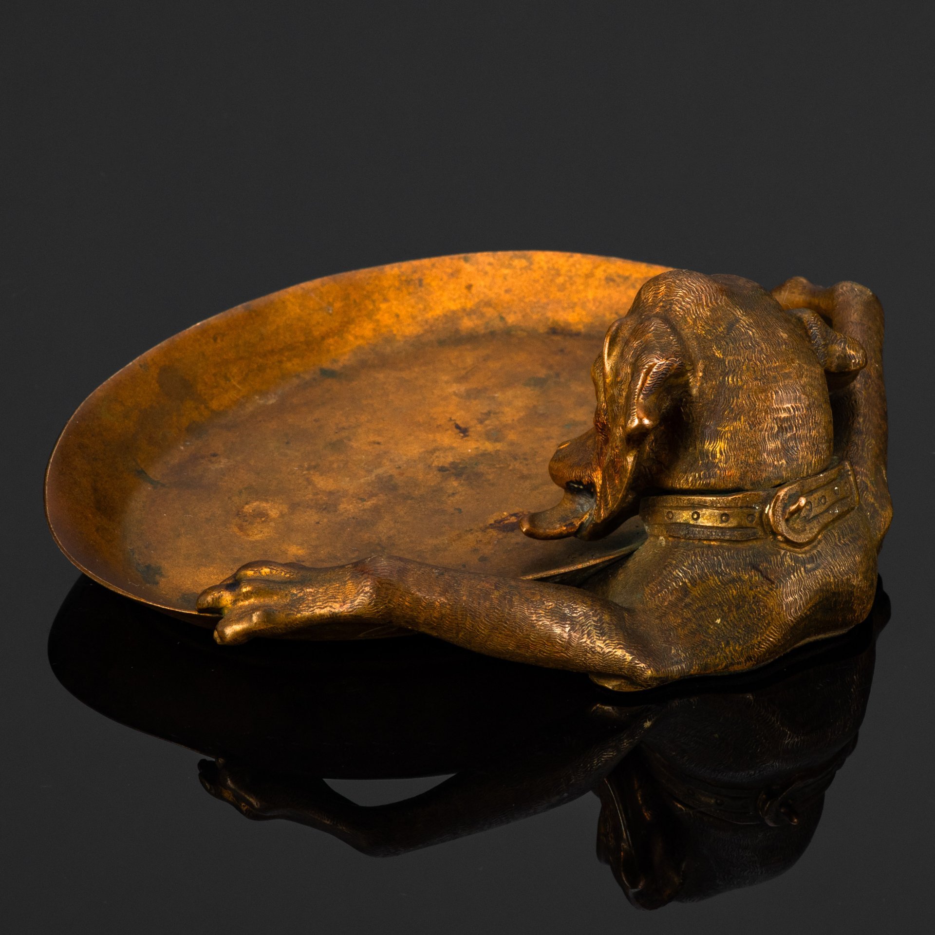 Лоток для мелочей (визитница/пепельница) "Собака вылизывающая миску"