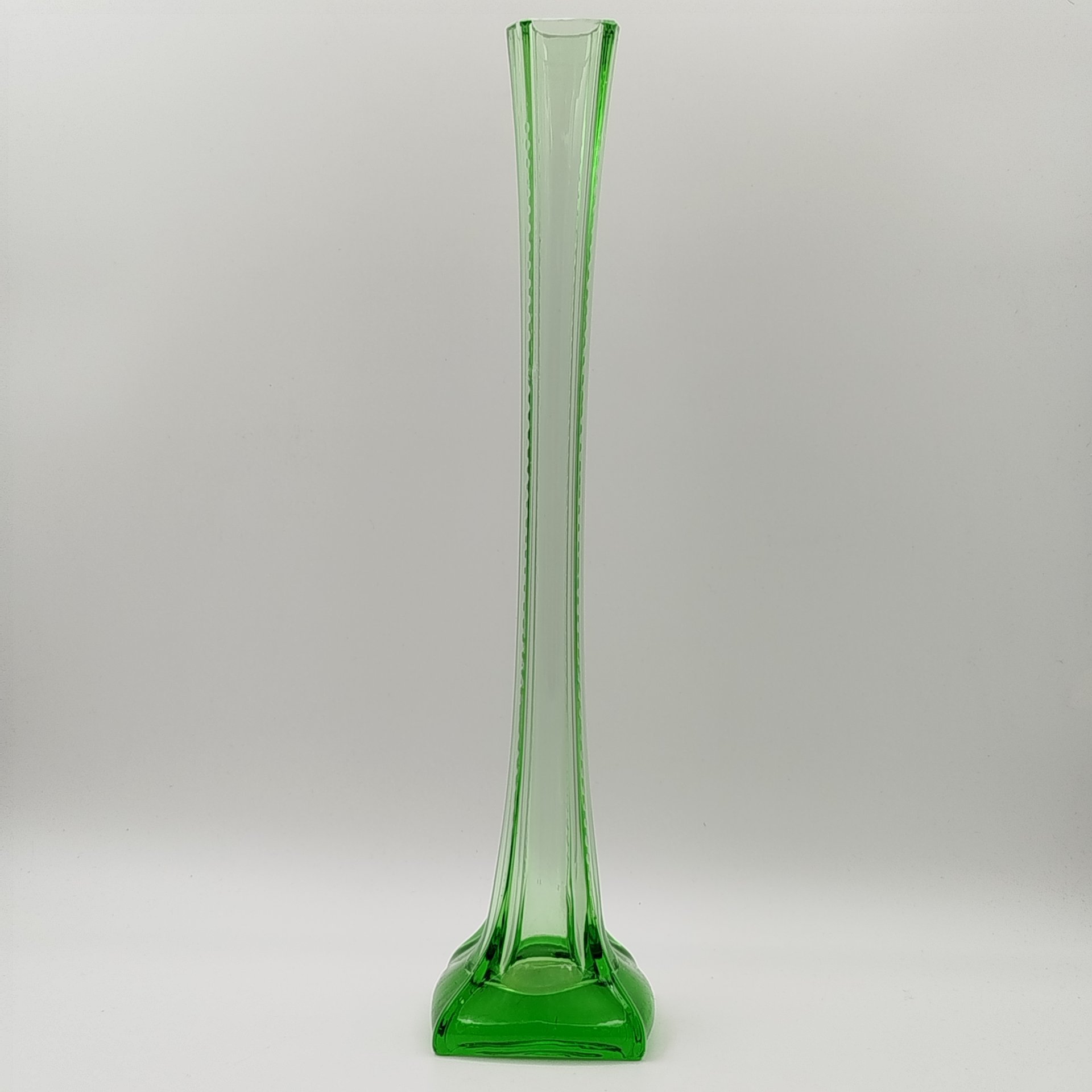 Ваза формы "Берц" для одного цветка