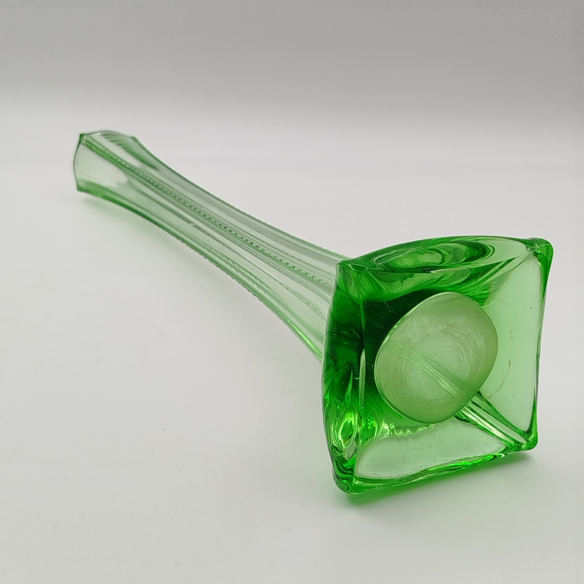 Ваза формы "Берц" для одного цветка