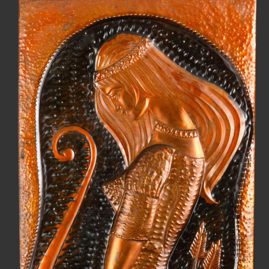 Панно настенное "Девушка с луком" ("Амазонка")