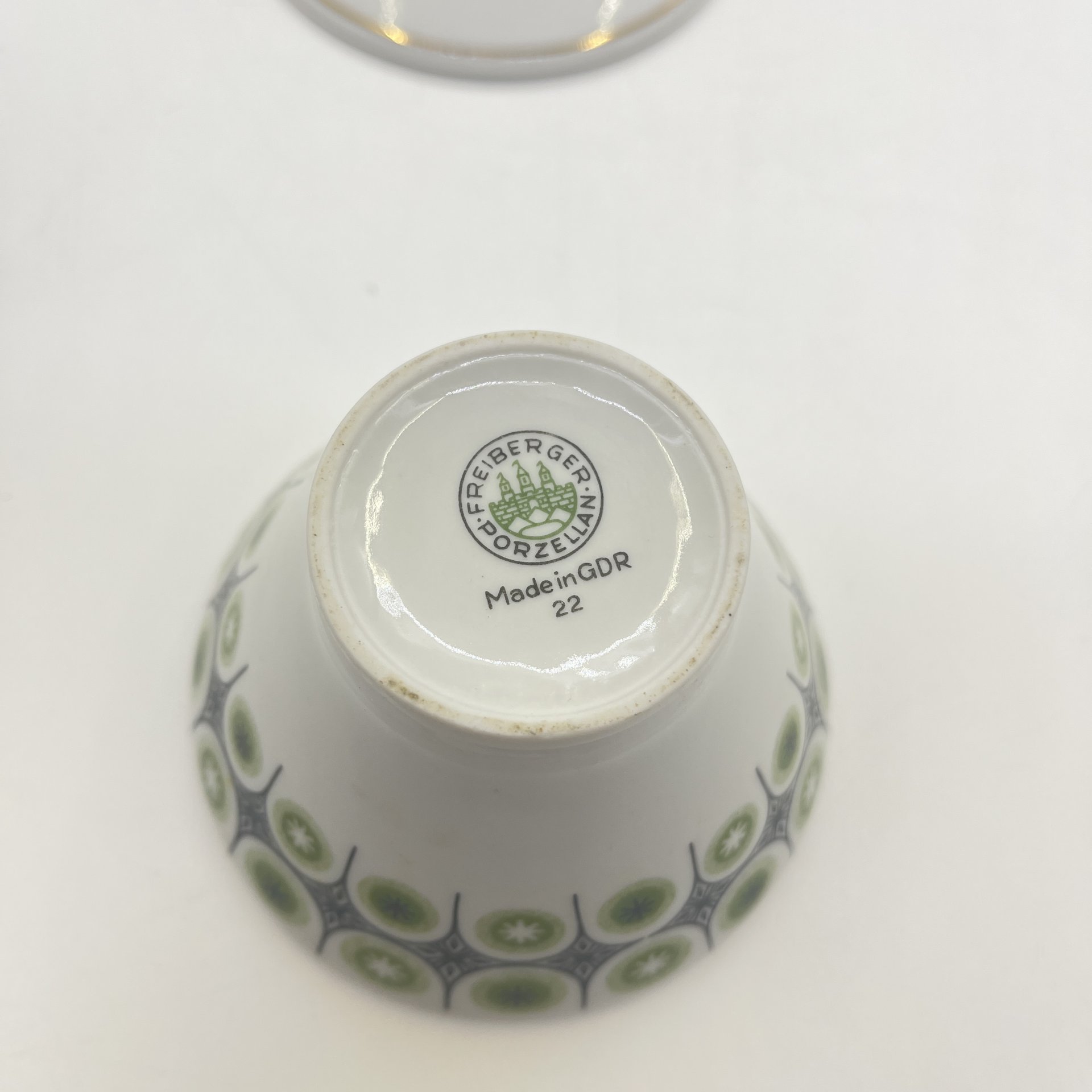 Сахарница с геометрическим декором в зеленом оттенке