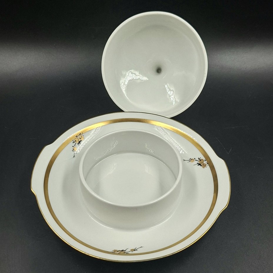 Маслёнка с цветочным декором золотистого цвета, фарфор, деколь, золочение, Graf Von Henneberg Porzellan, 1777 Jlmenau, ГДР, 1973-1977 гг.