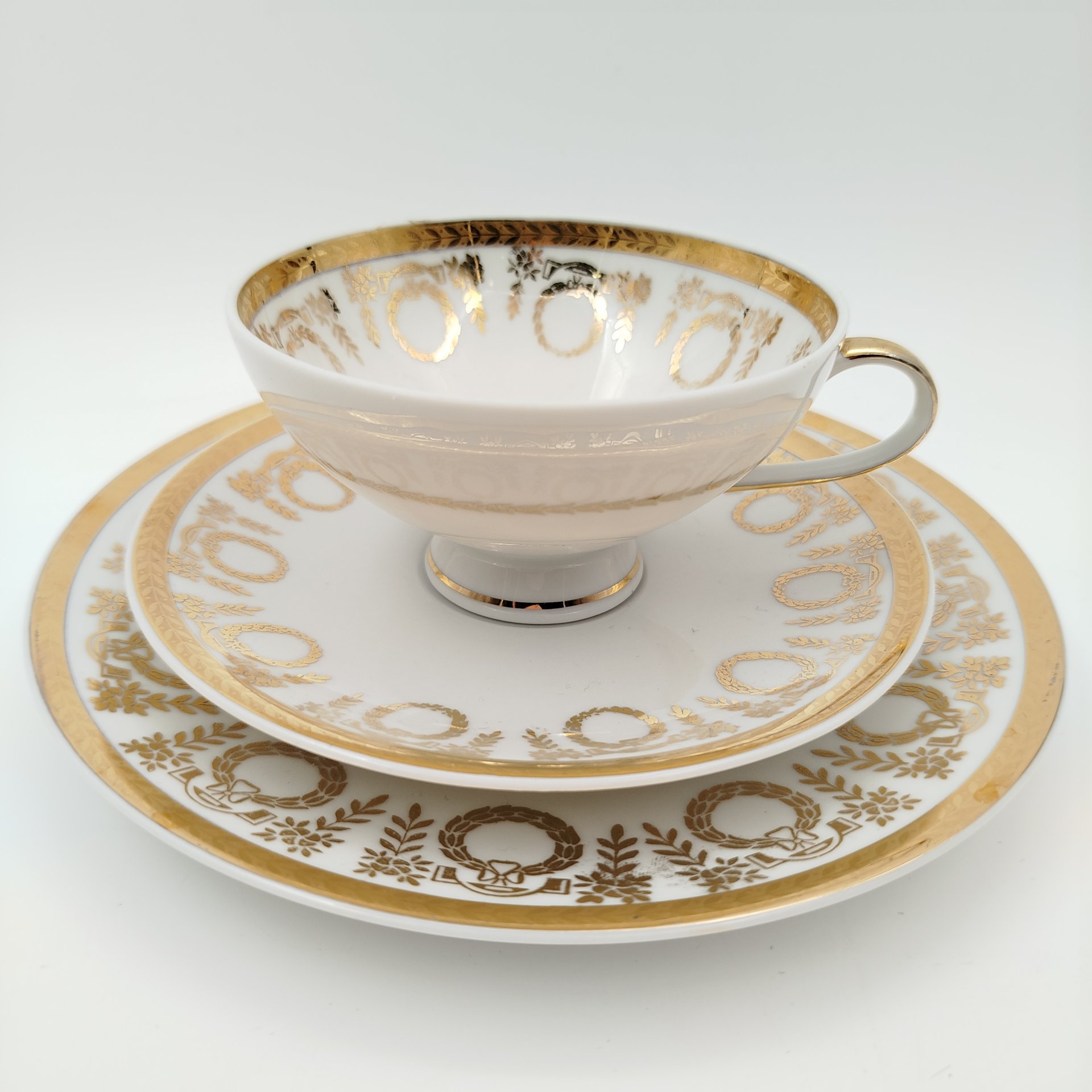 Трио чайное, украшенное цветочным декором, фарфор, деколь, золочение, PMR Bavaria Jaeger & Co., Германия, 1949-1979 гг.