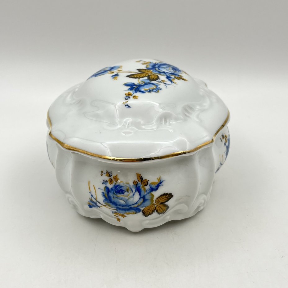 Шкатулка (бонбоньерка) с цветочным узором, Porcelanos Bertos, фарфор, деколь, золочение, Испания, 1970-1990 гг.