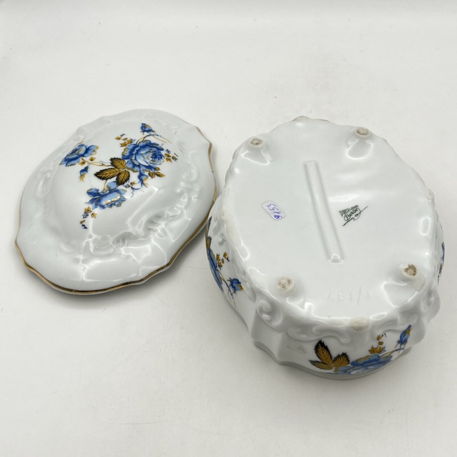 Шкатулка (бонбоньерка) с цветочным узором, Porcelanos Bertos, фарфор, деколь, золочение, Испания, 1970-1990 гг.