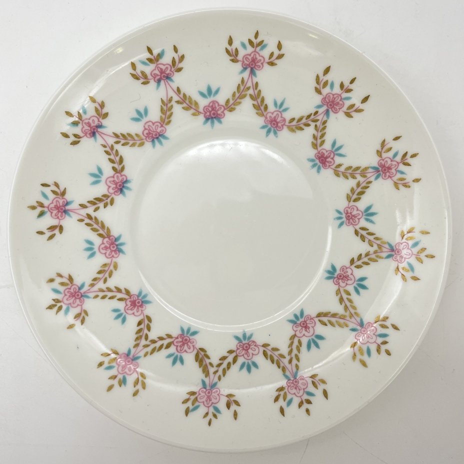 Чайная пара "Цветочная гирлянда", форма "Одуванчик", фарфор, костяной фарфор, деколь, золочение, Ленинградский фарфоровый завод (ЛФЗ), СССР, 1960-1980 гг.