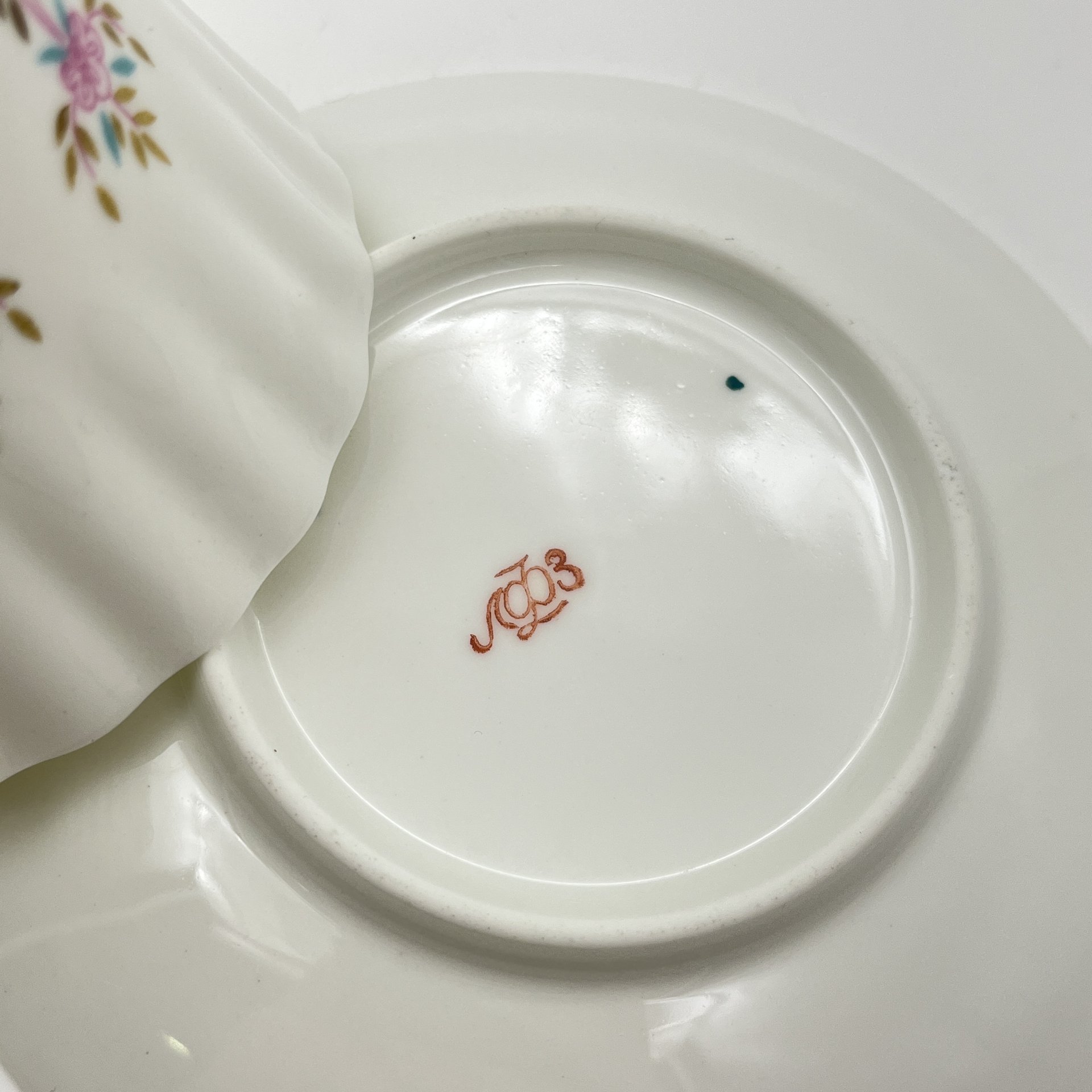 Чайная пара "Цветочная гирлянда", форма "Одуванчик", фарфор, костяной фарфор, деколь, золочение, Ленинградский фарфоровый завод (ЛФЗ), СССР, 1960-1980 гг.