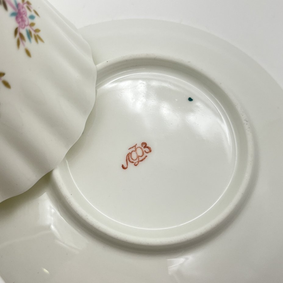 Чайная пара "Цветочная гирлянда", форма "Одуванчик", фарфор, костяной фарфор, деколь, золочение, Ленинградский фарфоровый завод (ЛФЗ), СССР, 1960-1980 гг.