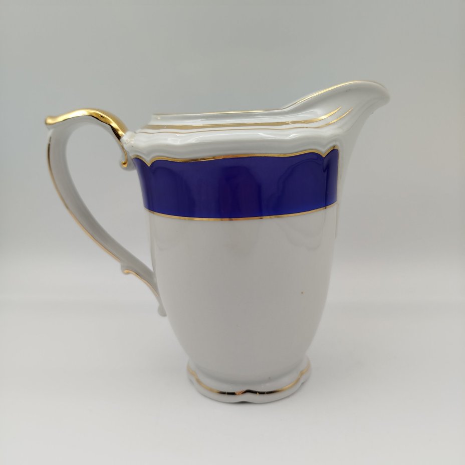 Кувшин с лаконичным декором, фарфор, крытье, золочение, Европа, 1950-1970 гг.