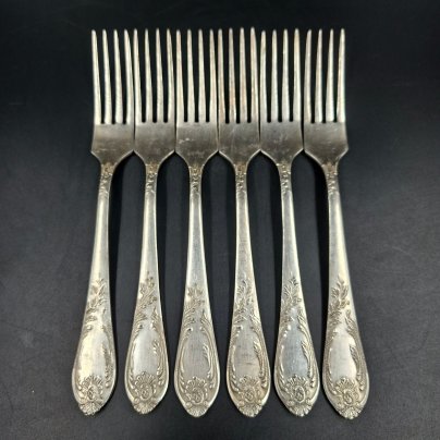 Набор из шести столовых вилок с растительным декором, мНЦ (медь-никель-цинк), Вольнянский завод столовых приборов им. Шевченко (ЗiШ, ЗиШ), СССР, 1960-1990 гг.