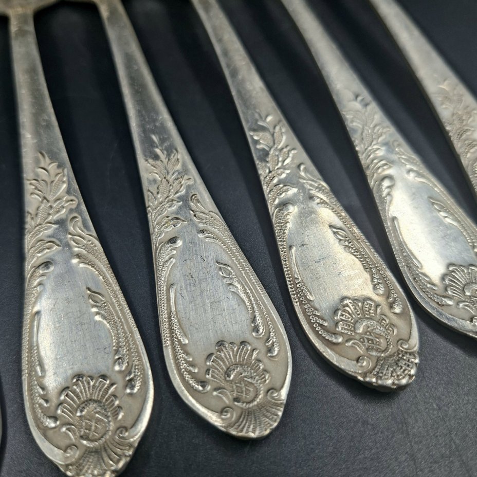 Набор из шести столовых вилок с растительным декором, мНЦ (медь-никель-цинк), Вольнянский завод столовых приборов им. Шевченко (ЗiШ, ЗиШ), СССР, 1960-1990 гг.