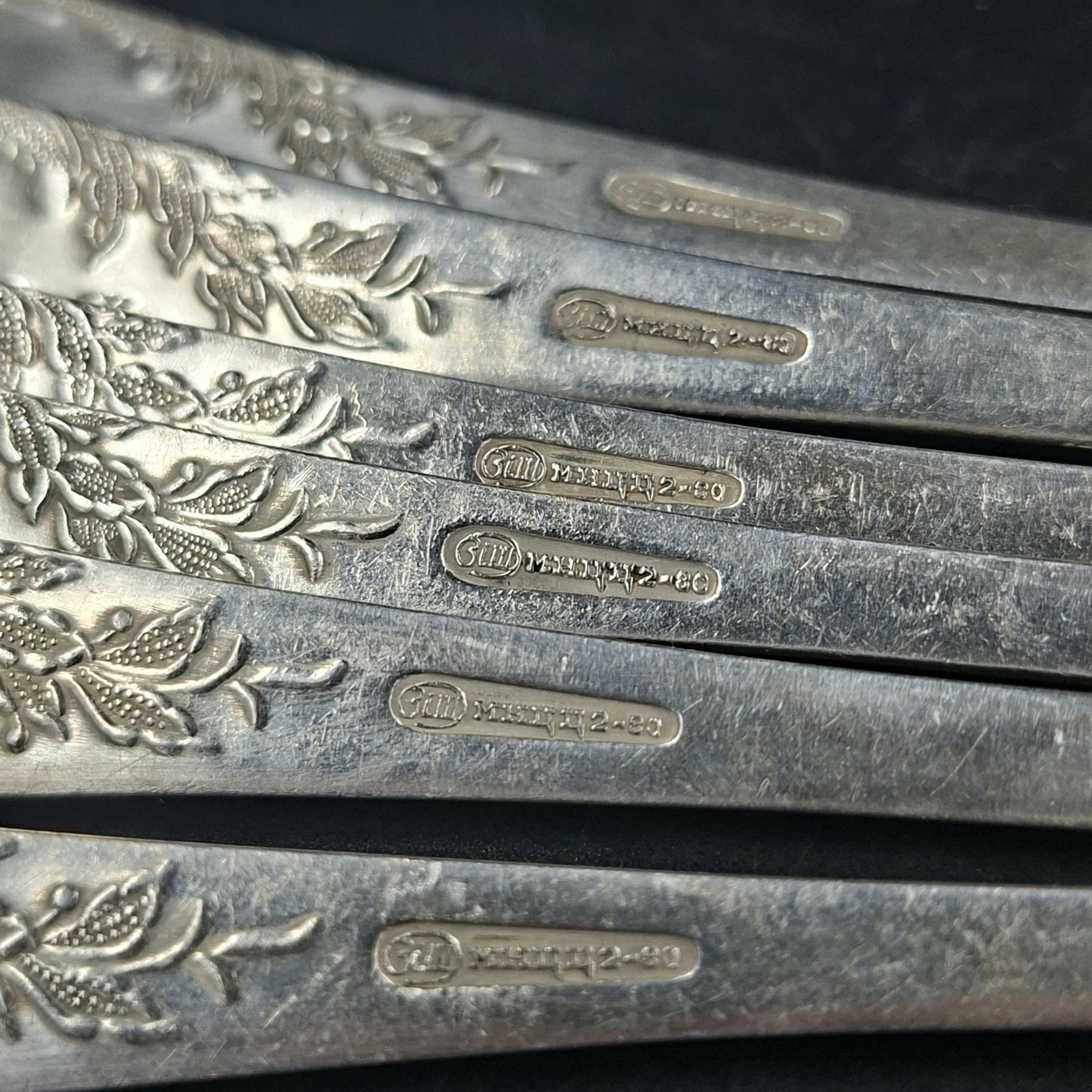 Набор из шести столовых вилок с растительным декором, мНЦ (медь-никель-цинк), Вольнянский завод столовых приборов им. Шевченко (ЗiШ, ЗиШ), СССР, 1960-1990 гг.