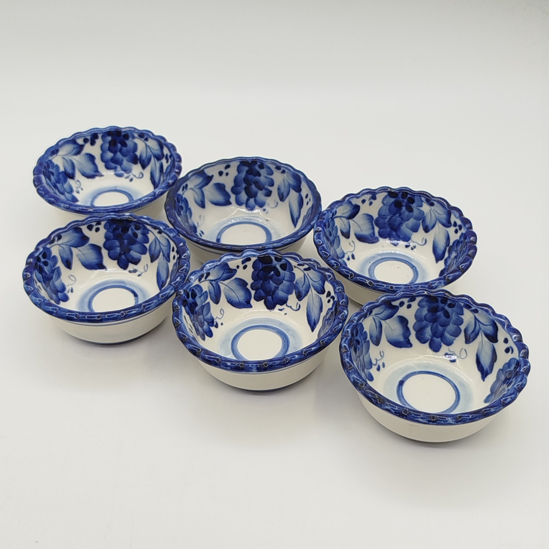 Набор из 6-ти розеток с декором в виде виноградных лоз и листьев