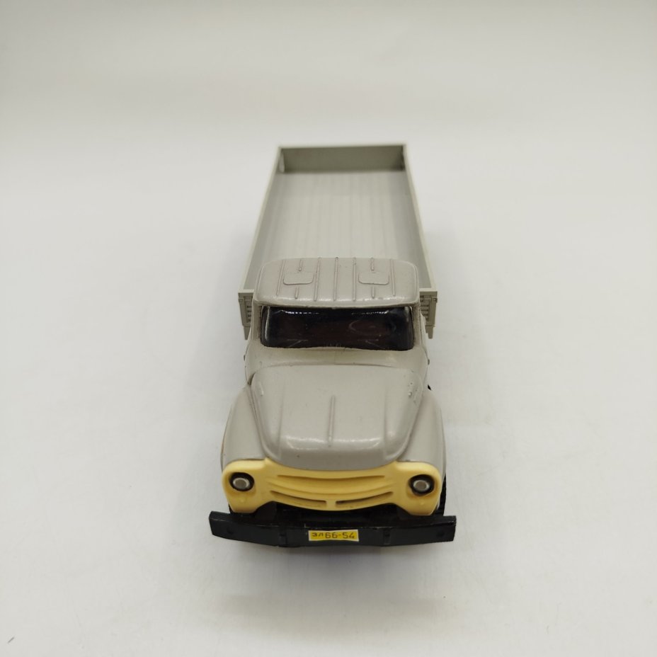 Модель автомобиля ЗИЛ-130В1, масштаб 1:43, пластик, металл, СССР, 1970-1990 гг.