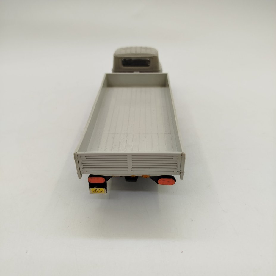 Модель автомобиля ЗИЛ-130В1, масштаб 1:43, пластик, металл, СССР, 1970-1990 гг.