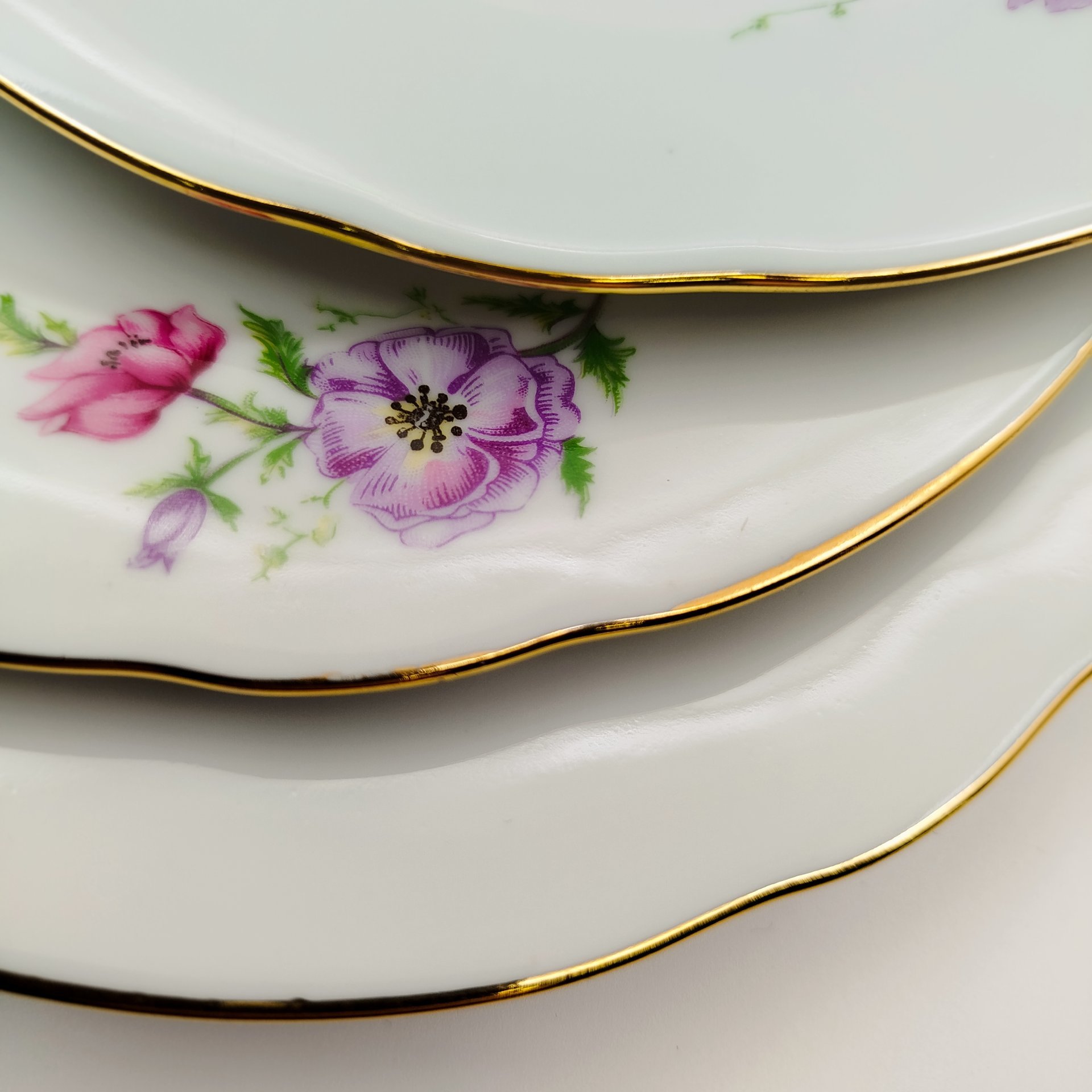 Набор из 6-ти десертных  тарелок с цветочным декором, "Gebrüder Benedikt", фарфор, деколь, золочение, Чехословакия, 1960-1990 гг.