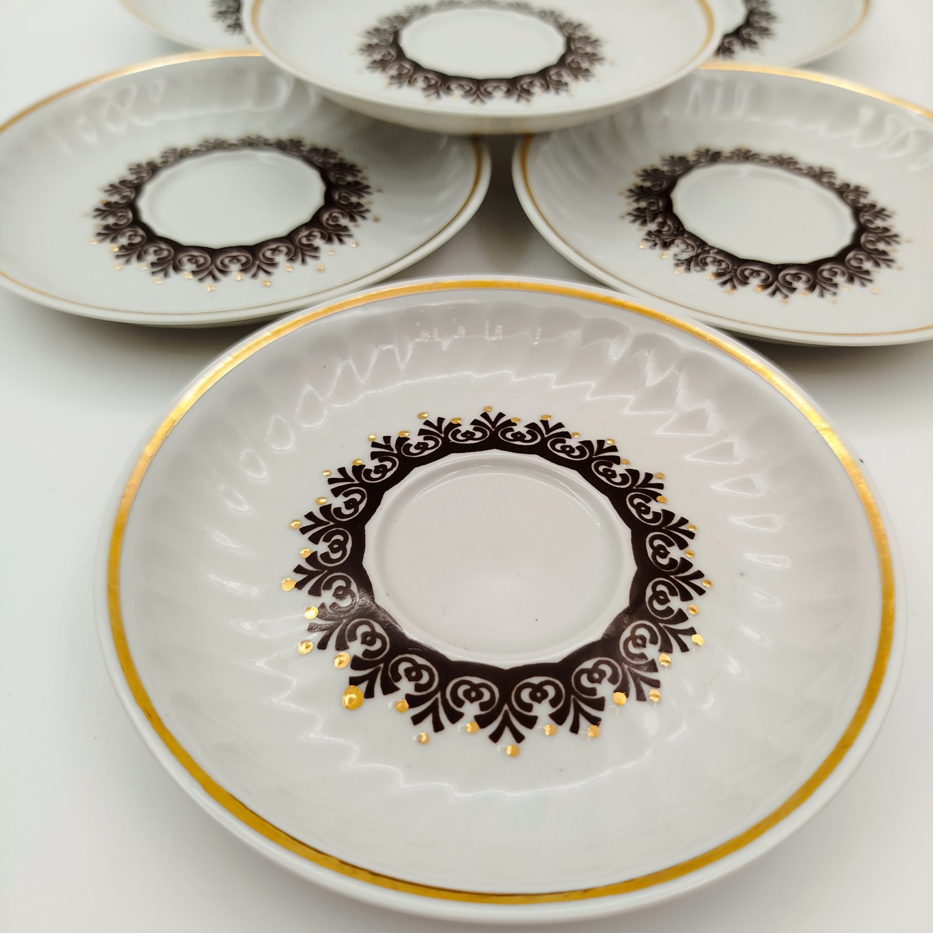 Набор из 6-ти кофейных пар с растительным орнаментом, фарфор, деколь, золочение, Рижский фарфорово-фаянсовый завод, СССР, 1970-1980 гг.