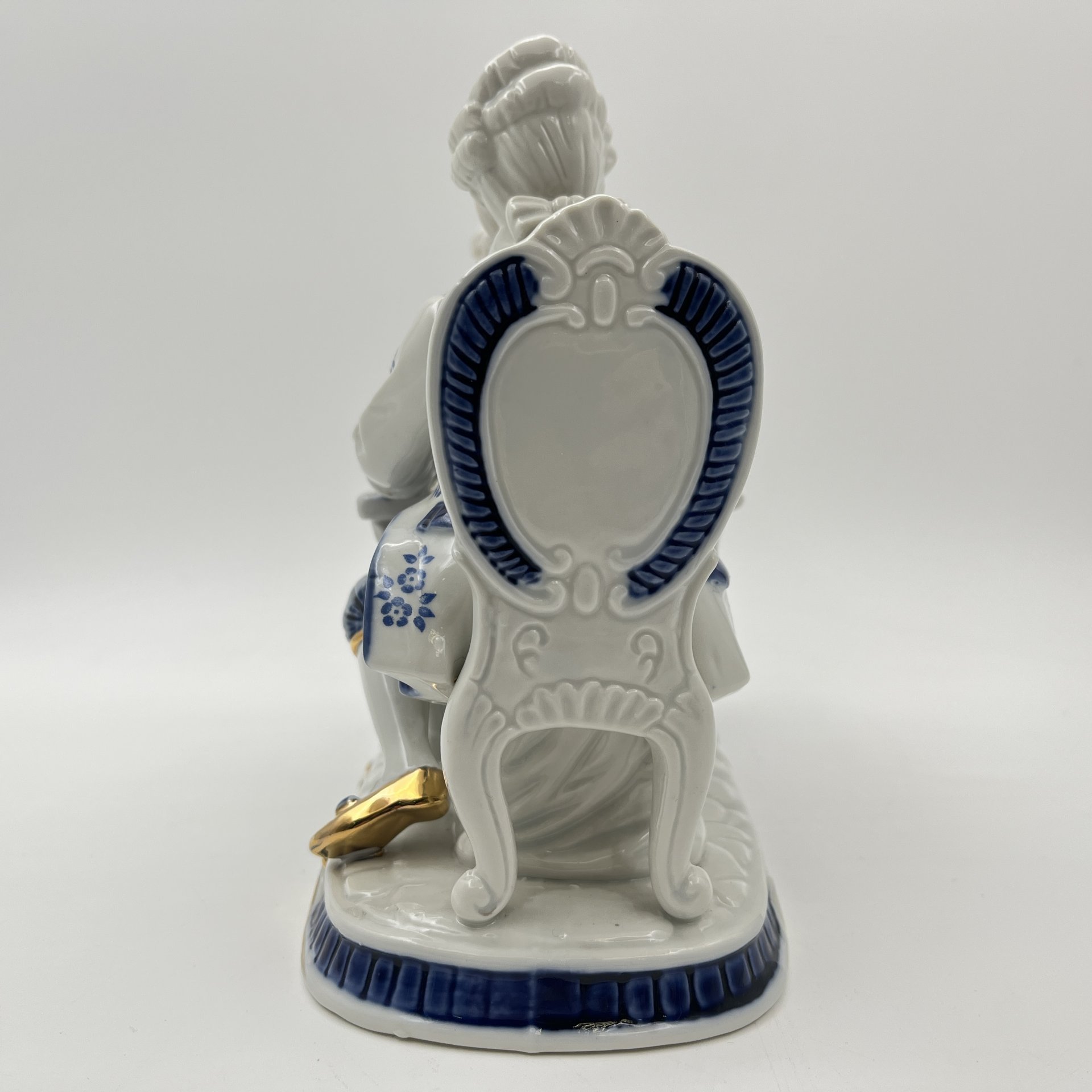 Статуэтка "Галантная сцена" ("За игрой")