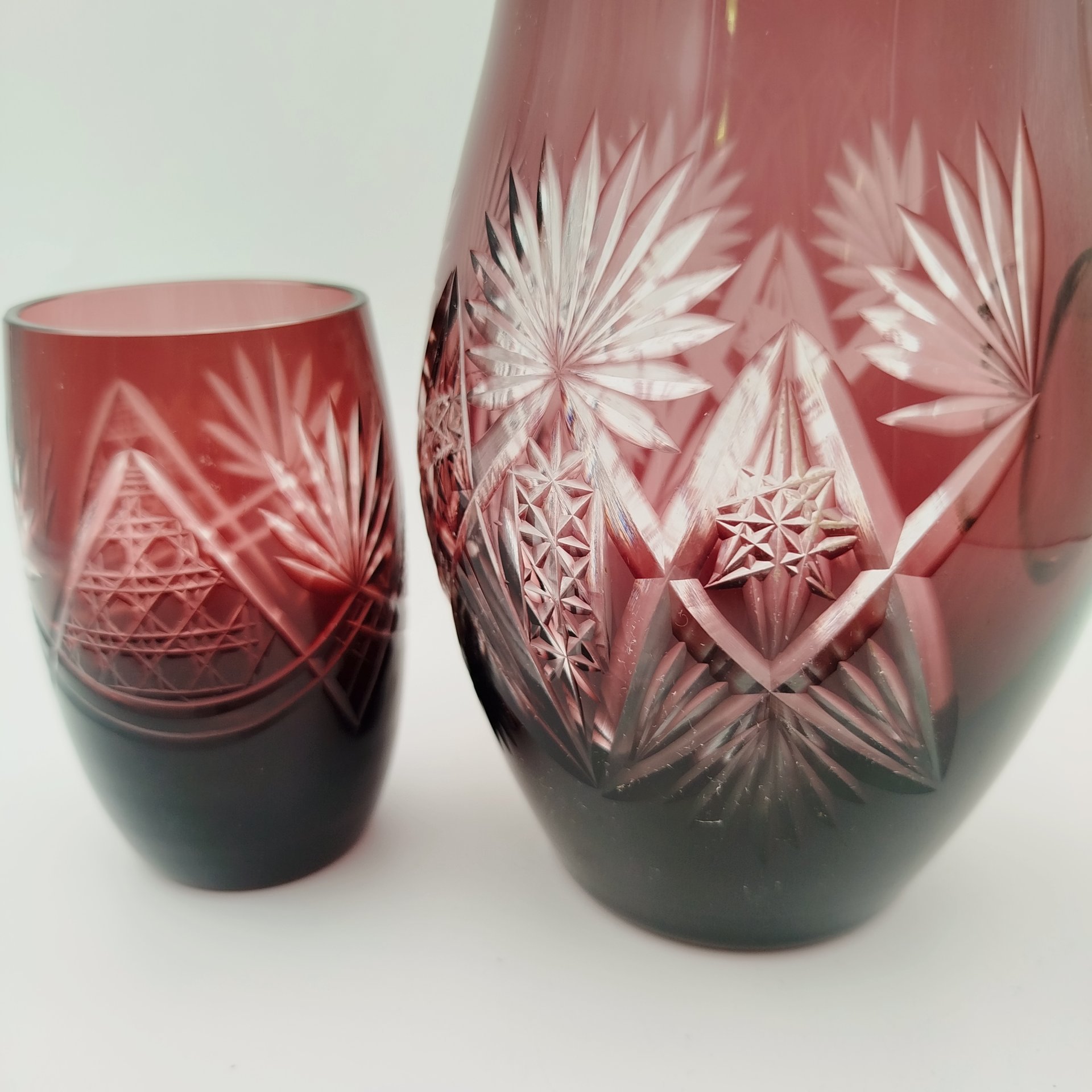 Прибор для воды (кувшин и стакан) марганцевого цвета, хрусталь, алмазная грань, Дятьковский хрустальный завод, СССР, 1970-1990 гг.