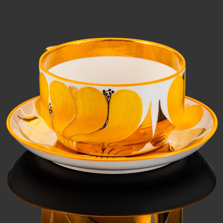 Чайная пара "Желтый цветок", Таллиннский художественно-производственный комбинат "ARS", фарфор, роспись, золочение, Эстония, 1920-1930 гг.