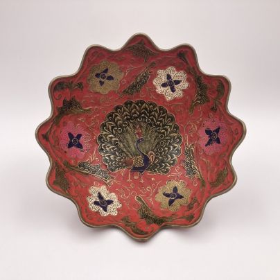 Конфетница "Павлин", украшенная растительным орнаментом, латунь, эмали, Индия, 1970-1990 гг.