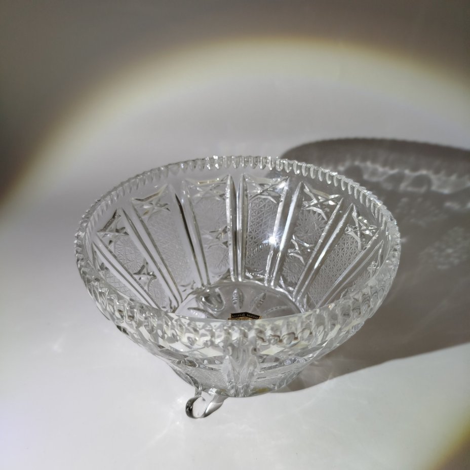 Конфетница с крышкой украшенная резным декором, фирма "Kristal Zajecar", хрусталь, алмазная грань, Югославия, 1970-1990 гг.