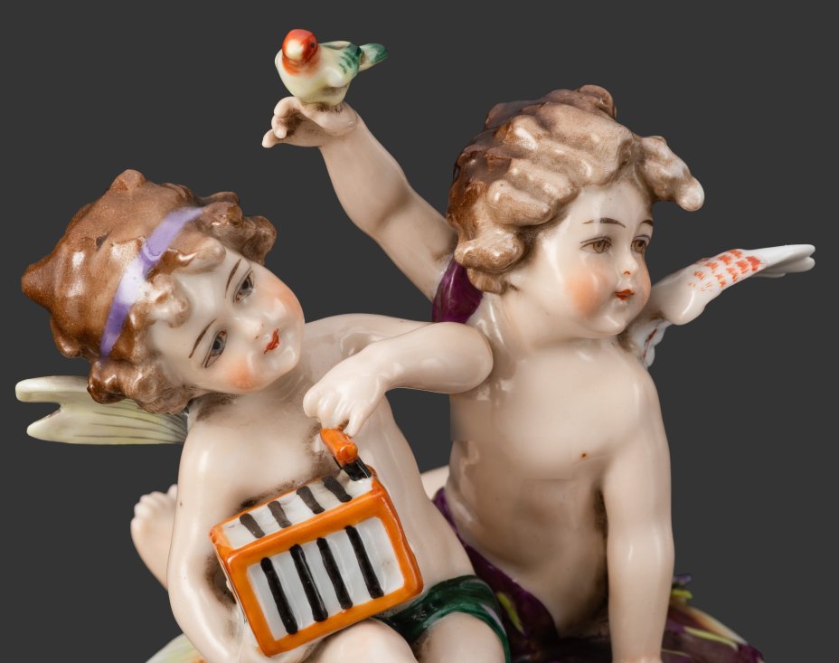 Статуэтка "Игра путти с птицей", Фарфоровая мануфактура Людвигсбург